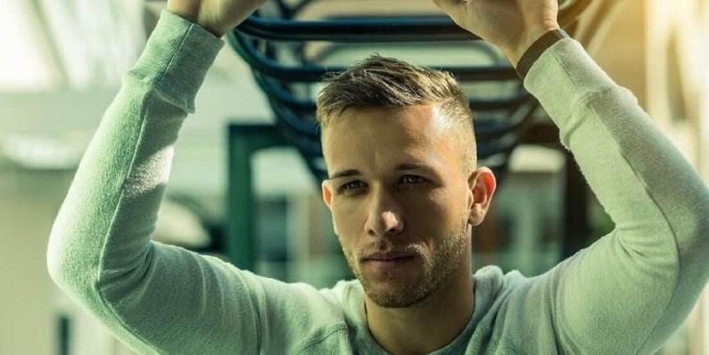 他不仅在德 他不仅在德