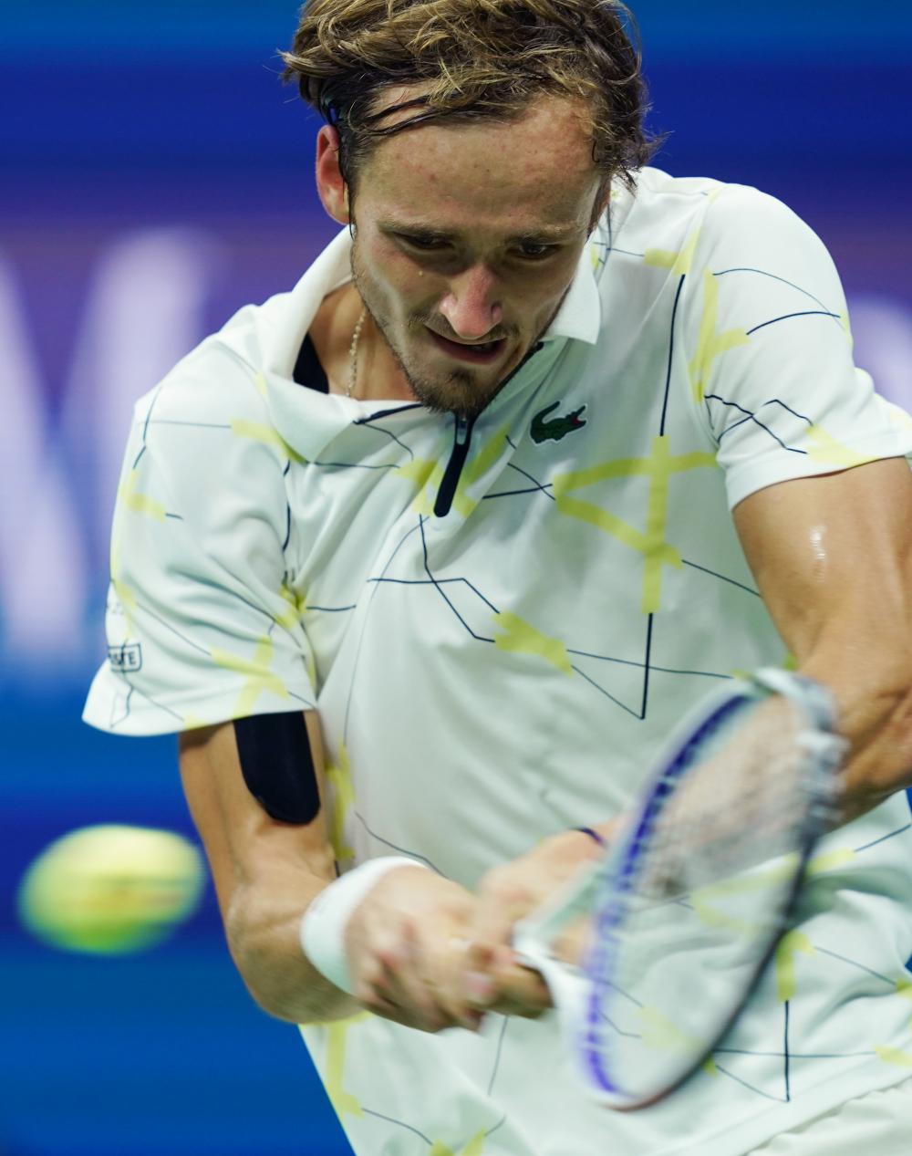 逼迫边路出 逼迫边路出